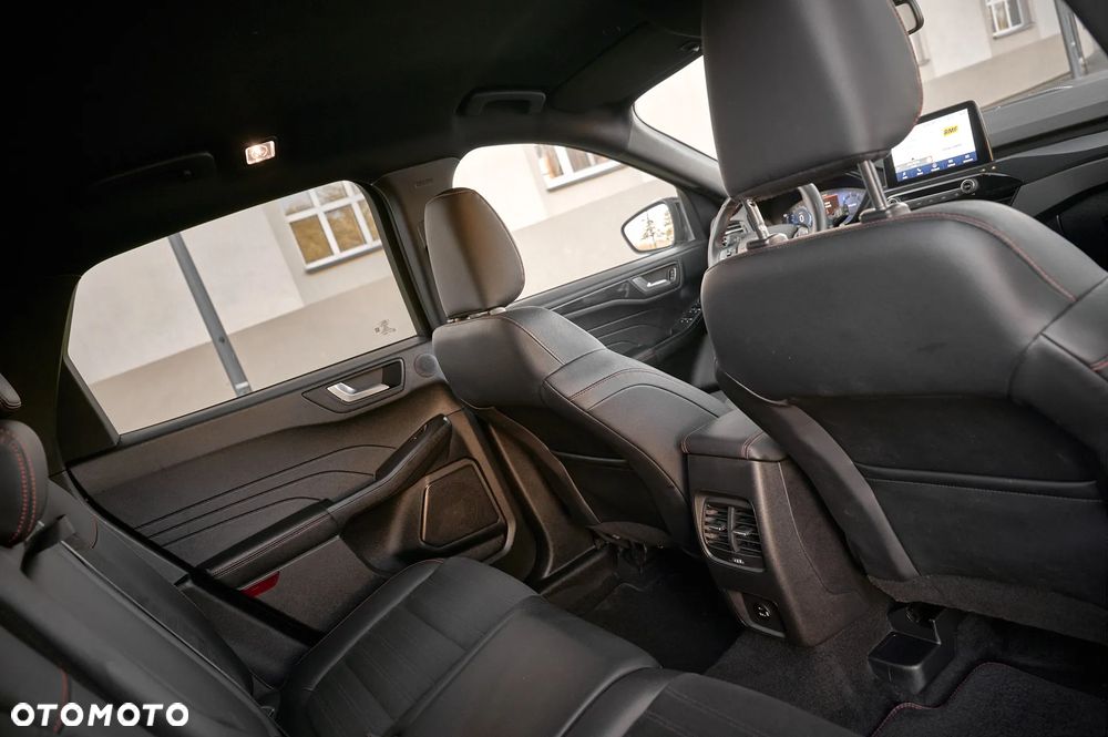 Ford Kuga 1.5 EcoBlue ST-LINE - 29