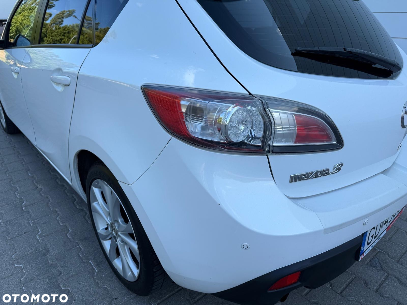 Mazda 3 2.0 Exclusive + - 14
