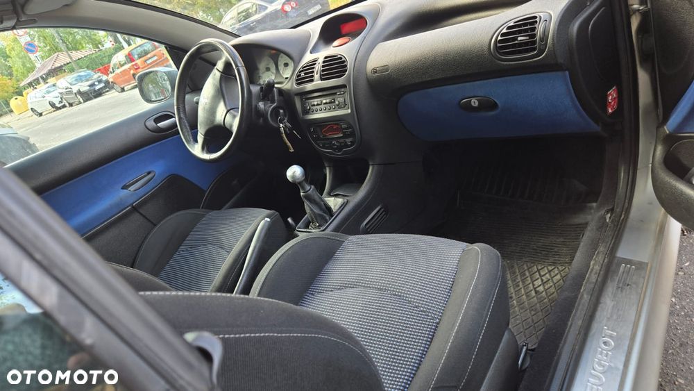 Peugeot 206 CC - 2