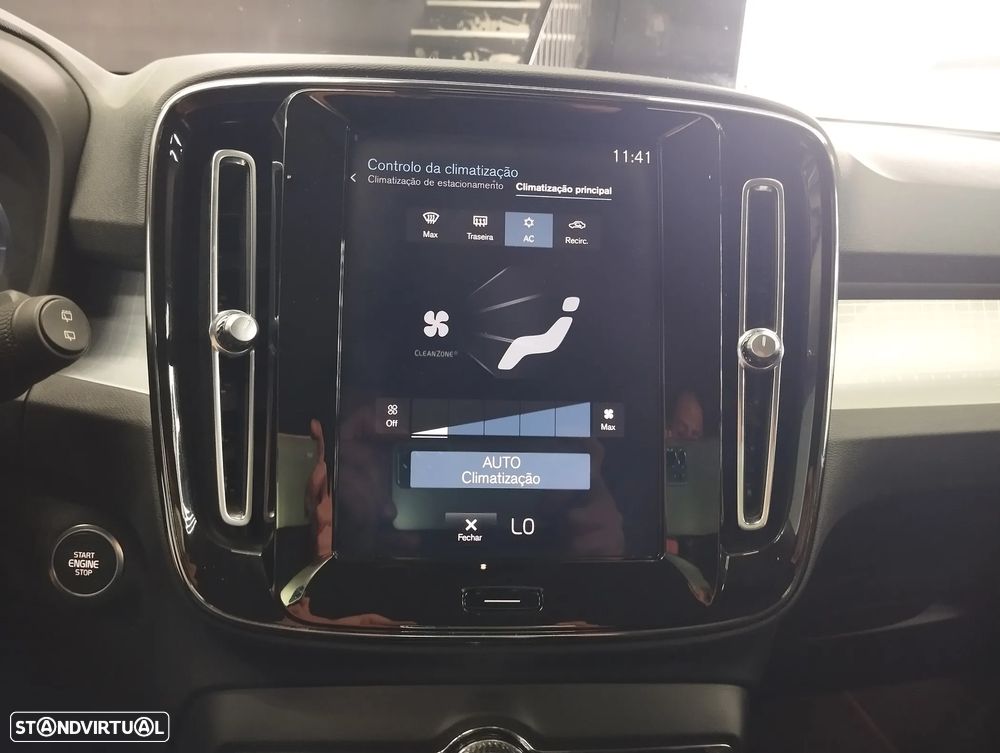 Volvo XC 40 2.0 D4 Momentum Plus AWD - 26
