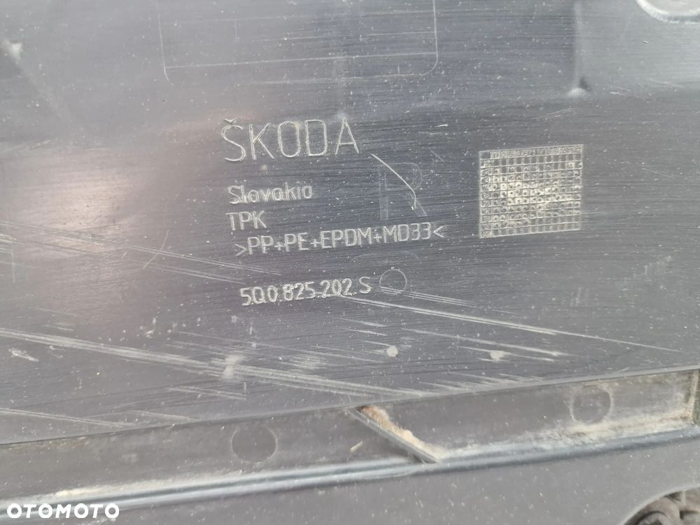 SKODA OCTAVIA 3 III / VW SPORTSVAN LEWA / PRAWA OSŁONA PODWOZIA , NR 5Q0825202S / 5Q0825201S , NR AUKCJI NSŁ294 - 4