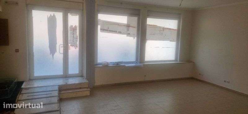 Venda Loja 87m2 c/ terraço + boxe fechada - Grande imagem: 2/5