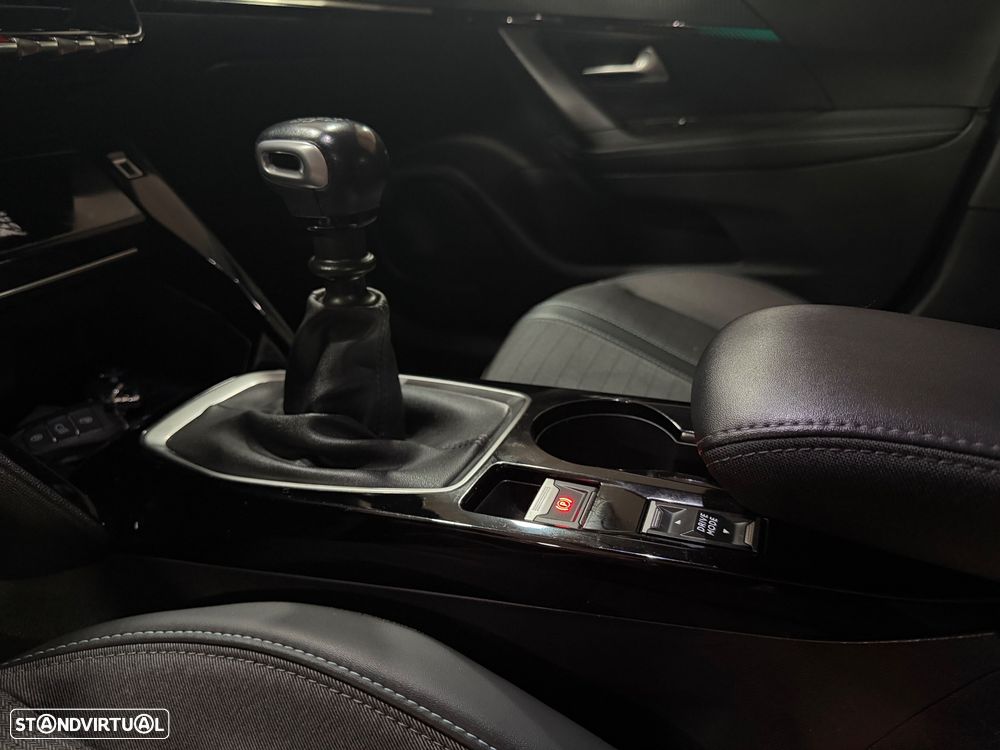 Peugeot 2008 ver-1-2-puretech-allure-pack - 12