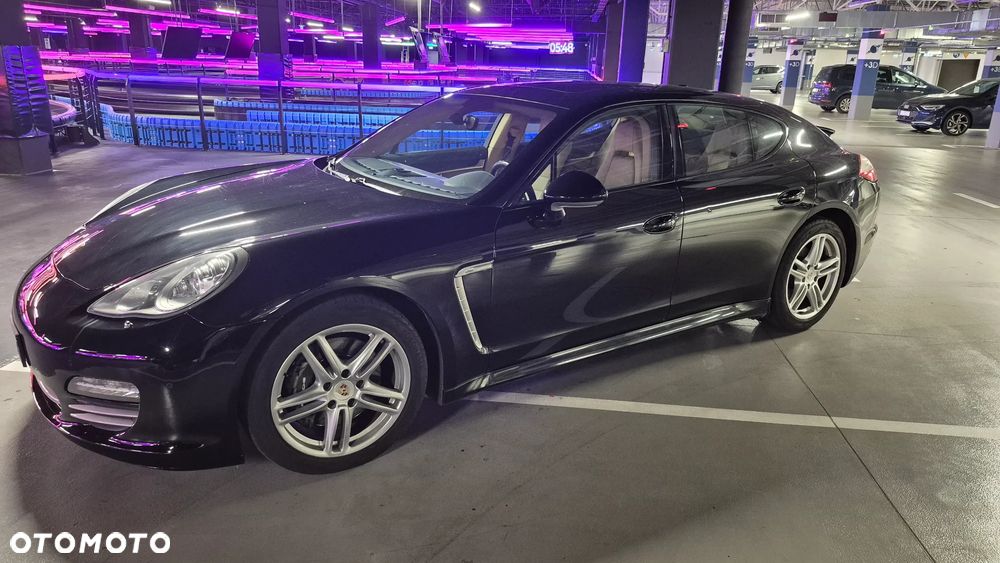 Porsche Panamera - 1