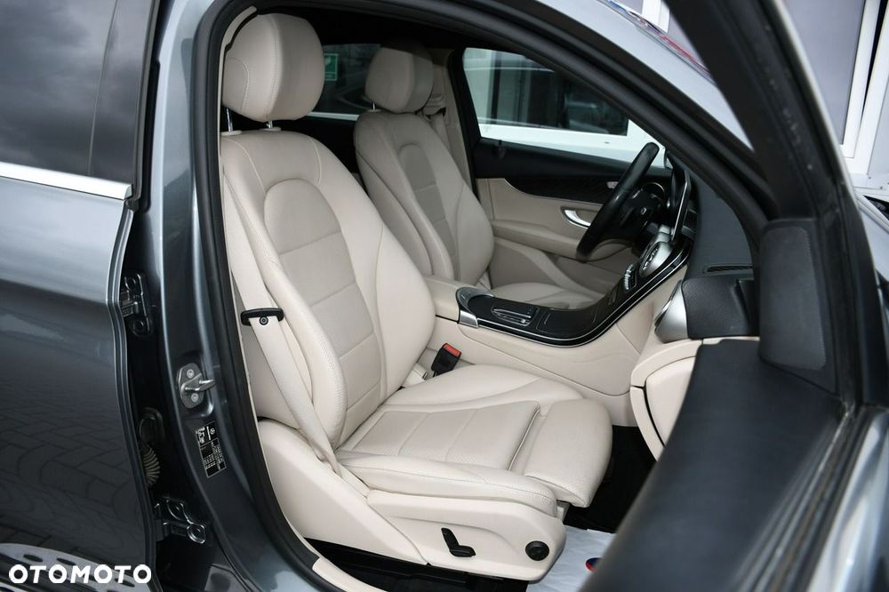 Mercedes-Benz GLC 200 d Business Edition - 28