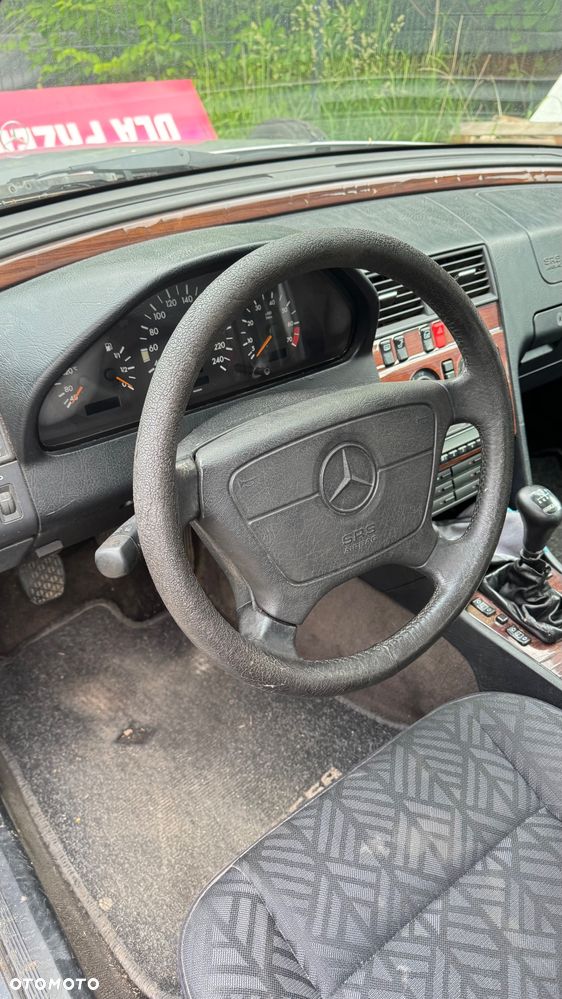 Mercedes-Benz Klasa C 180 Classic - 8