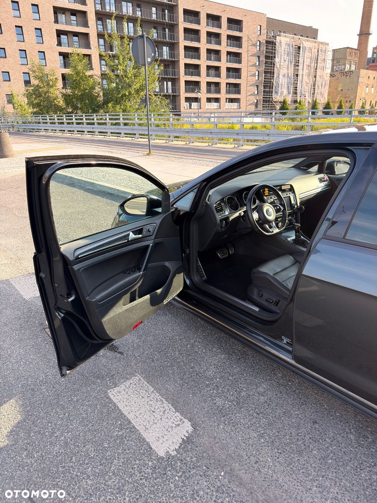 Volkswagen Golf - 10