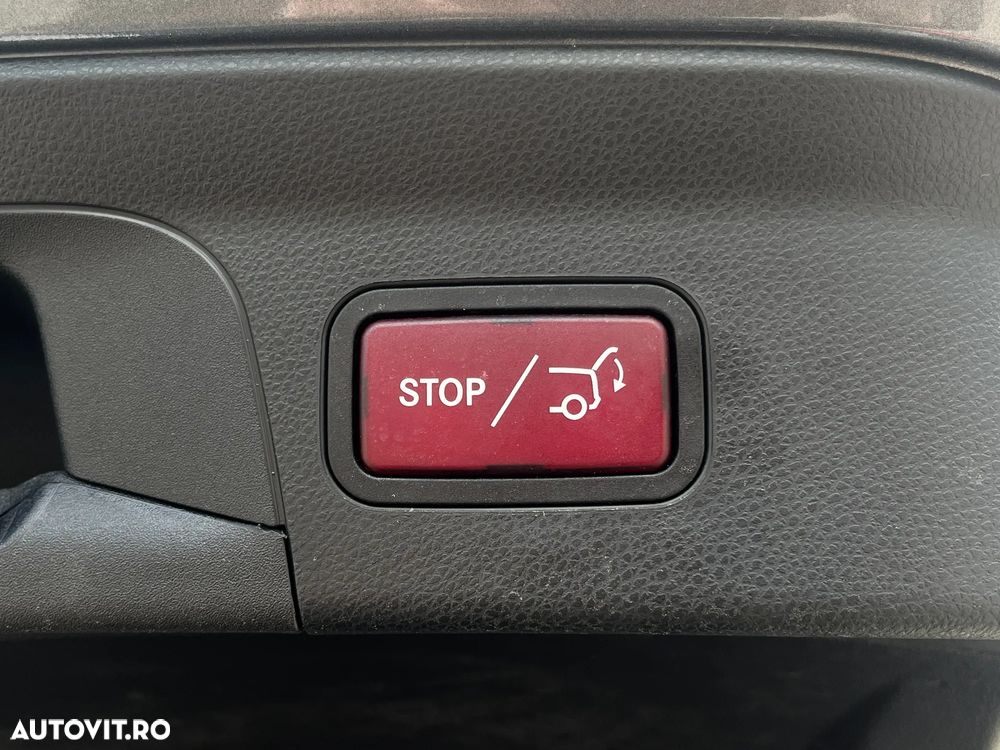 Mercedes-Benz GLC Coupe 300 de 4Matic 9G-TRONIC - 30