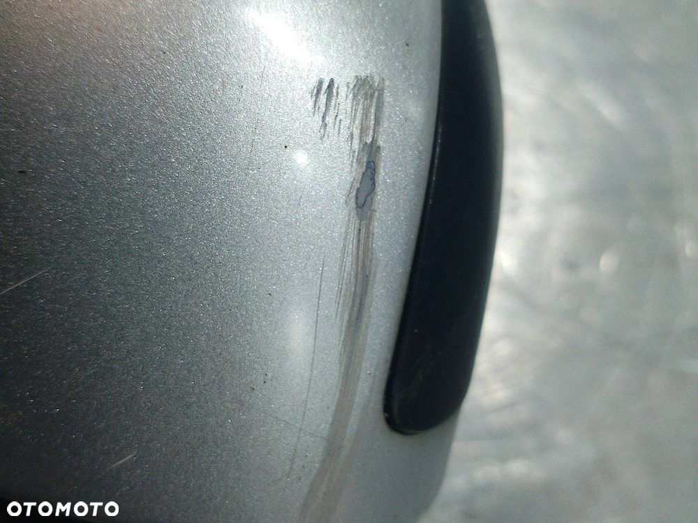 LUSTERKO PRAWE AUDI A3 ( 8P1 ) E1010754 LY7W - 2