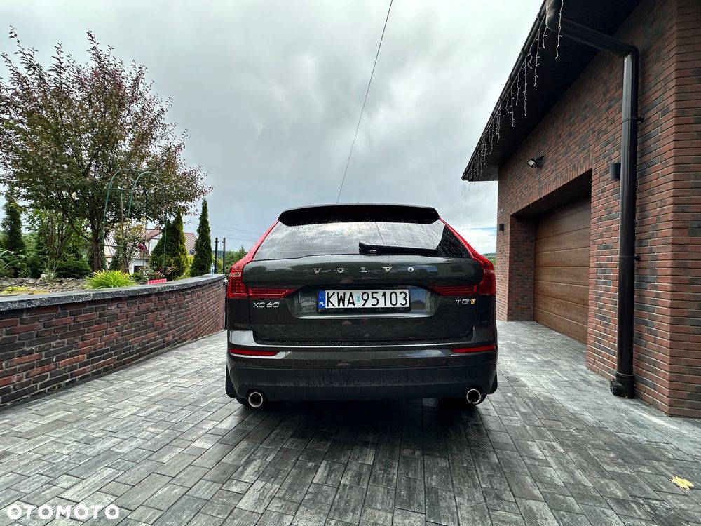 Volvo XC 60 T8 Twin Engine AWD Geartronic Momentum - 2