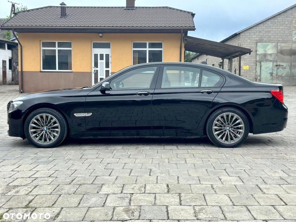 BMW Seria 7 750i L xDrive - 33