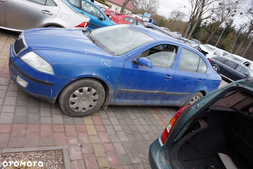 SKODA OCTAVIA II 1Z3 LB LIFTBACK 2004 4590 2.0 TDI BKD 140KM HDV NIEBIESKI na części - 2