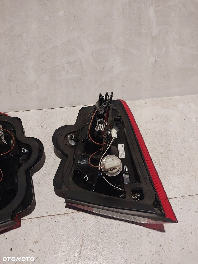 Ford mondeo mk4 lift kombi prawa lewa tylna lampa w klape bagażnika - 8