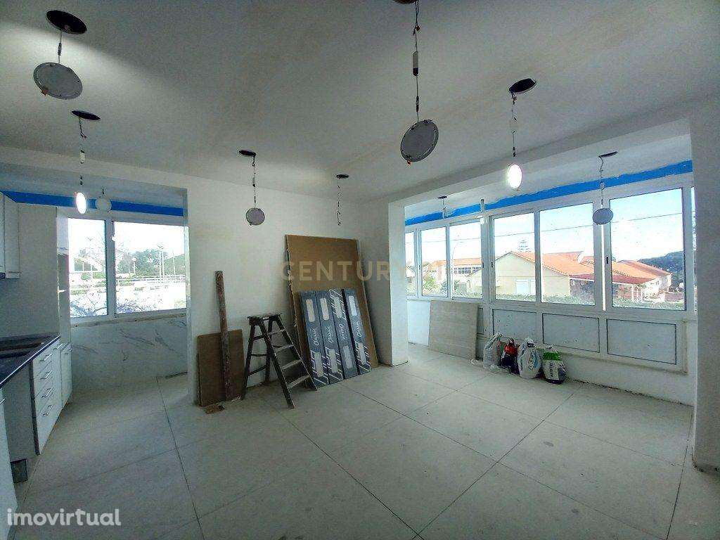 Apartamento T4 renovado no Laranjeiro, Almada - Grande imagem: 4/28