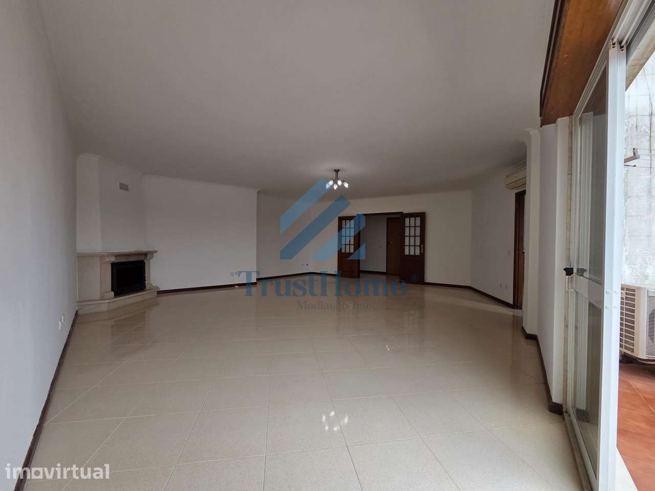 T2 em Fitares com 130m2 e garagem a 9 min. da estação - Grande imagem: 2/29