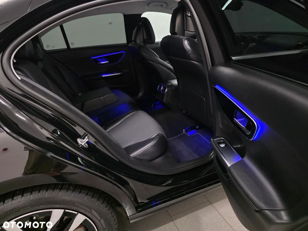 Mercedes-Benz Klasa C 220 d 9G-TRONIC - 33