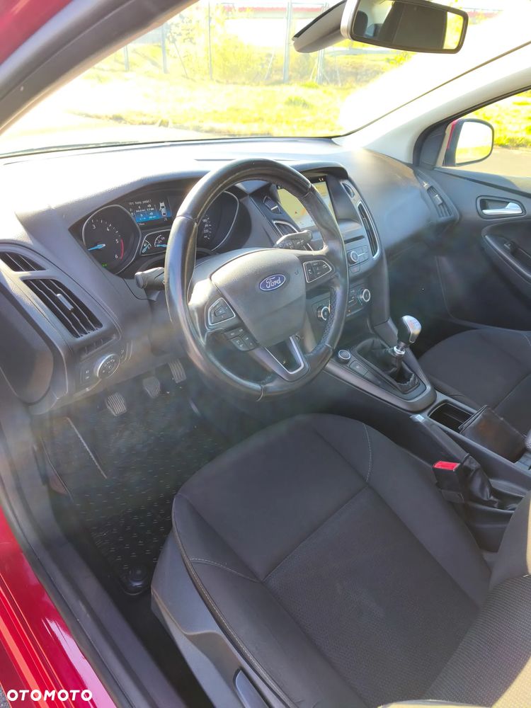 Ford Focus 1.5 EcoBlue Start-Stopp-System ST-LINE DESIGN - 11