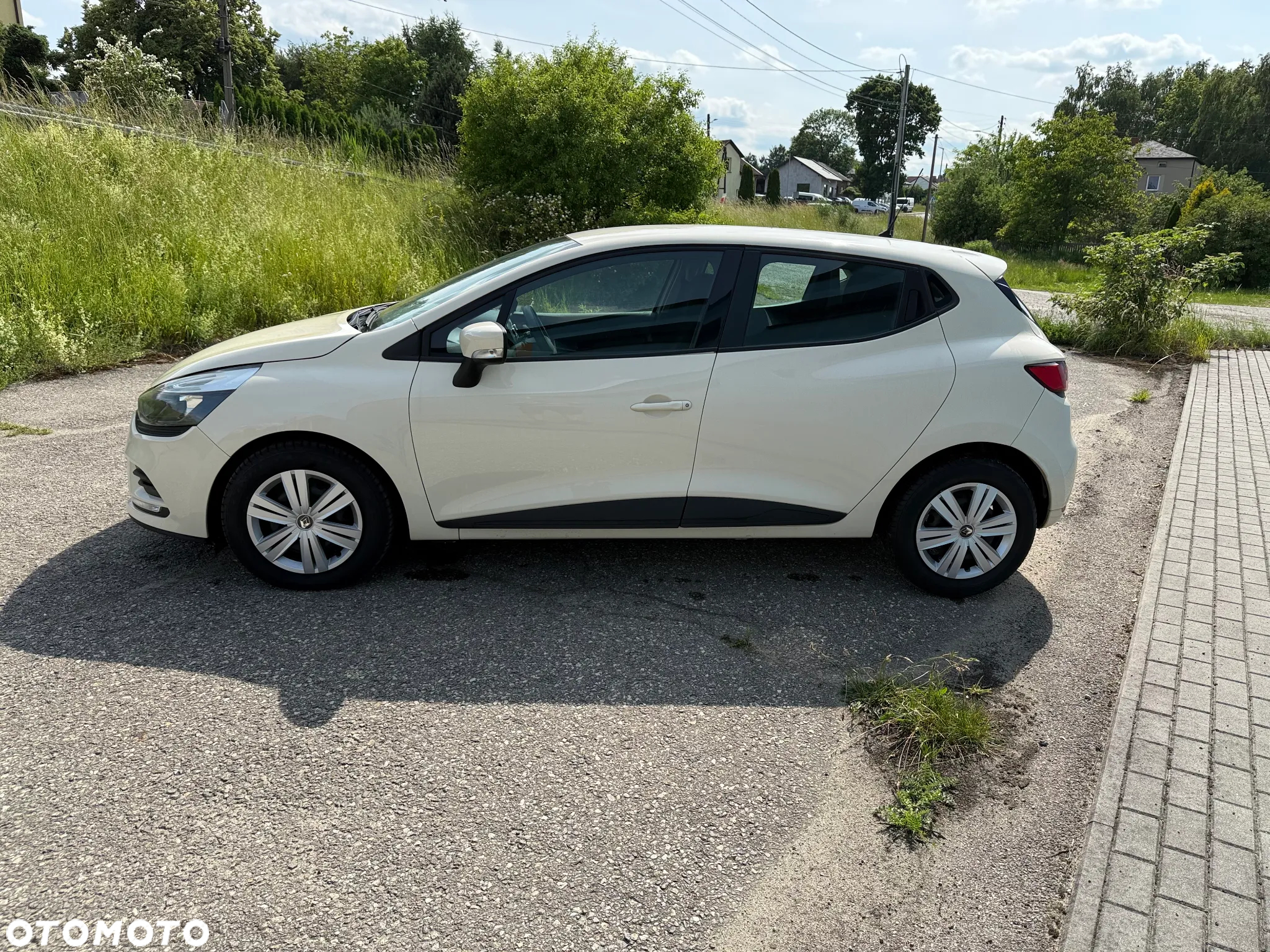 Renault Clio 1.2 16V 75 Life - 22