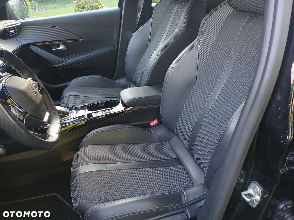 Peugeot 208 1.2 PureTech GT Pack S&S EAT8 - 6