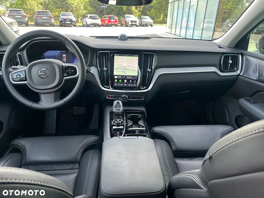 Volvo V60 T8 AWD Plug-In Hybrid Ultra Dark - 9