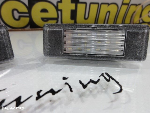 Suporte De Lâmpada De Matricula Com Led Branco Peugeot 106, 1007, 207, 308, 406, 407, 508, 607, 806, 4008, 5008, RCZ, Expert308 CC, 2008, 3008, Citroen Berlingo, C2, C3, C3 Pluriel, C4, C5, C6, C8 - 8