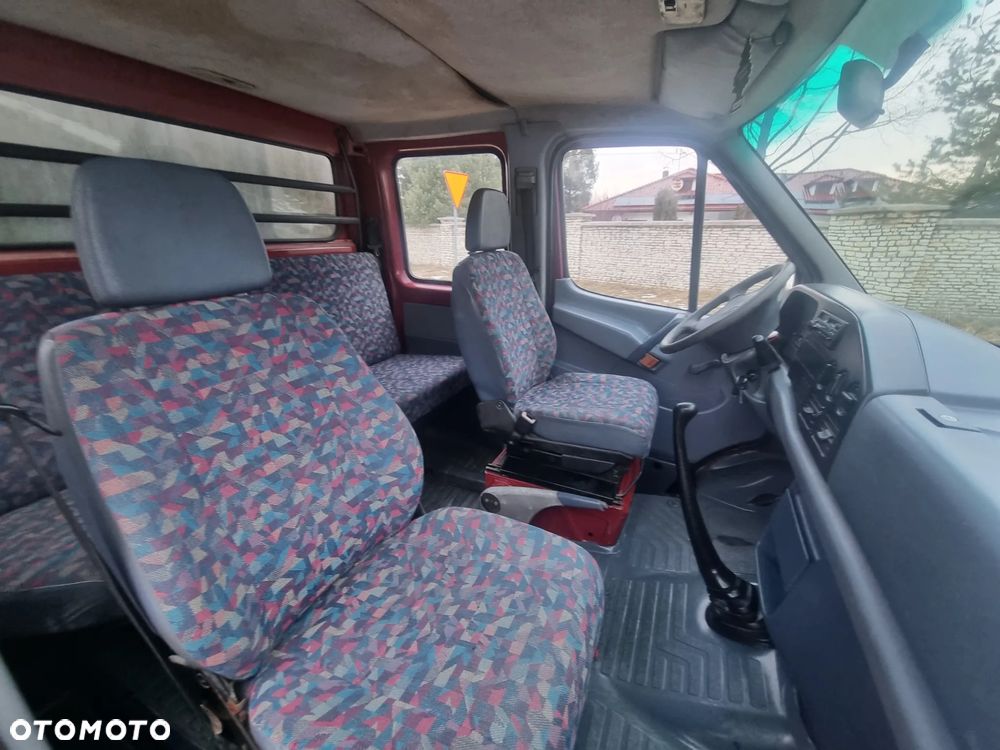 Mercedes-Benz Sprinter - 15