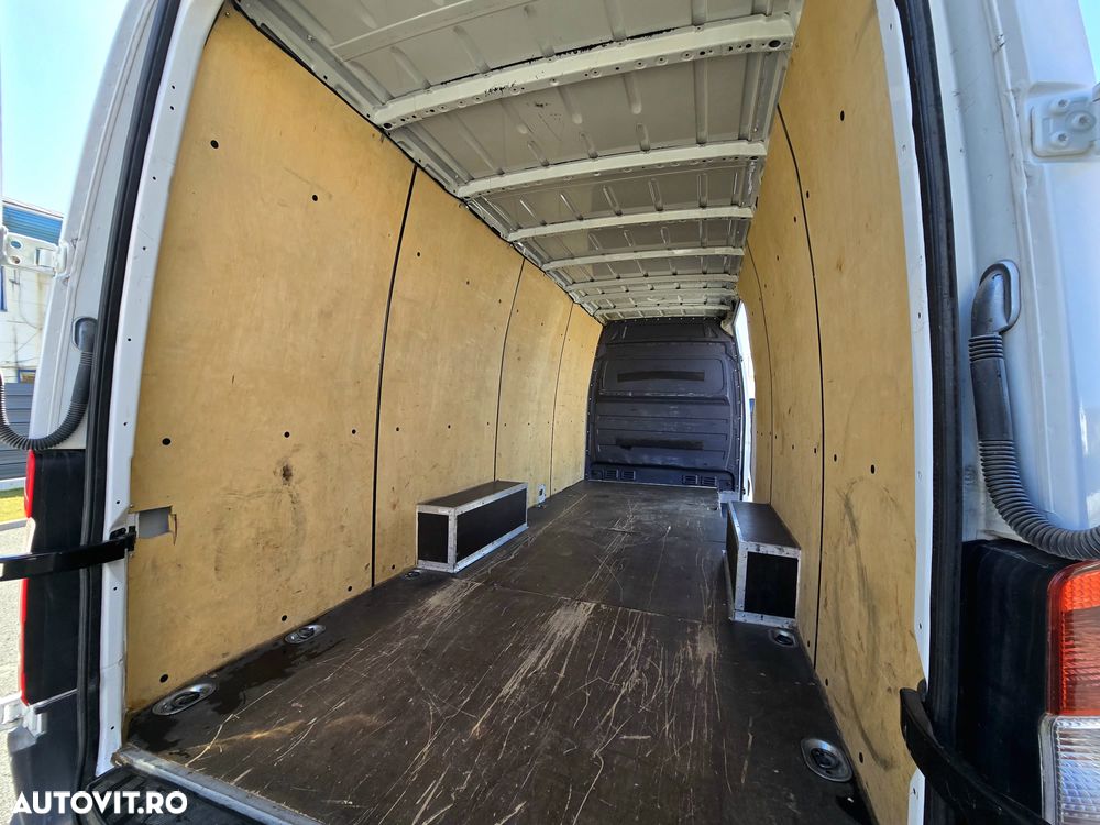 Mercedes-Benz Sprinter - 10