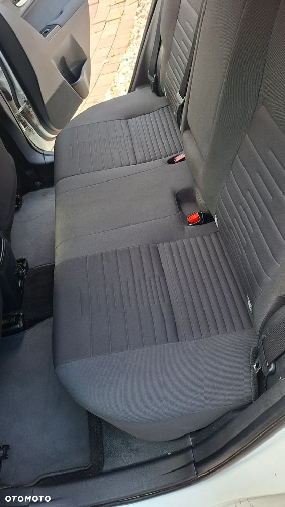 Toyota Auris 1.6 Premium - 12