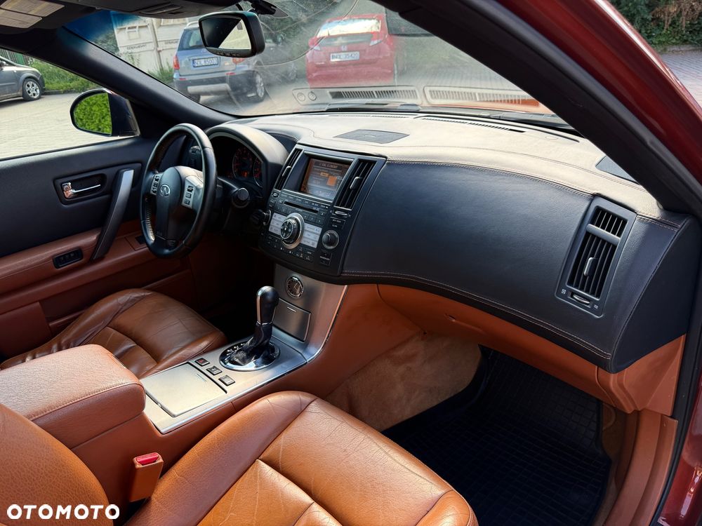 Infiniti FX - 32