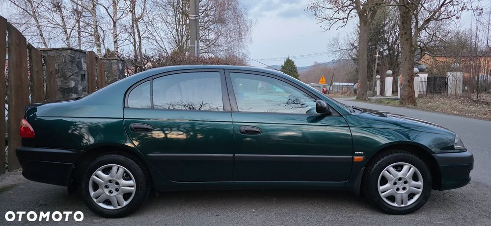 Toyota Avensis 1.6 VVT-i Terra Plus - 16