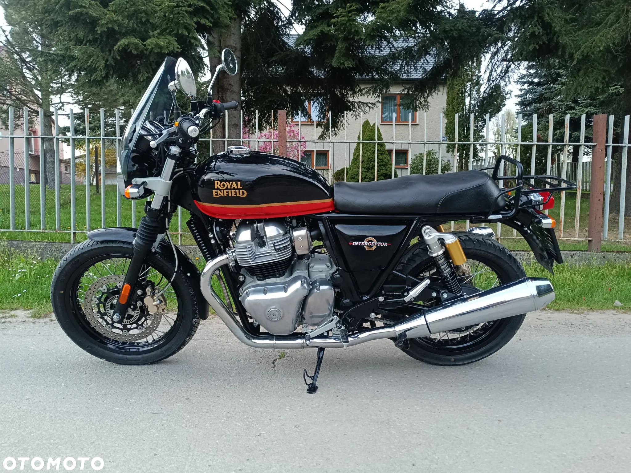 Royal Enfield Interceptor - 10