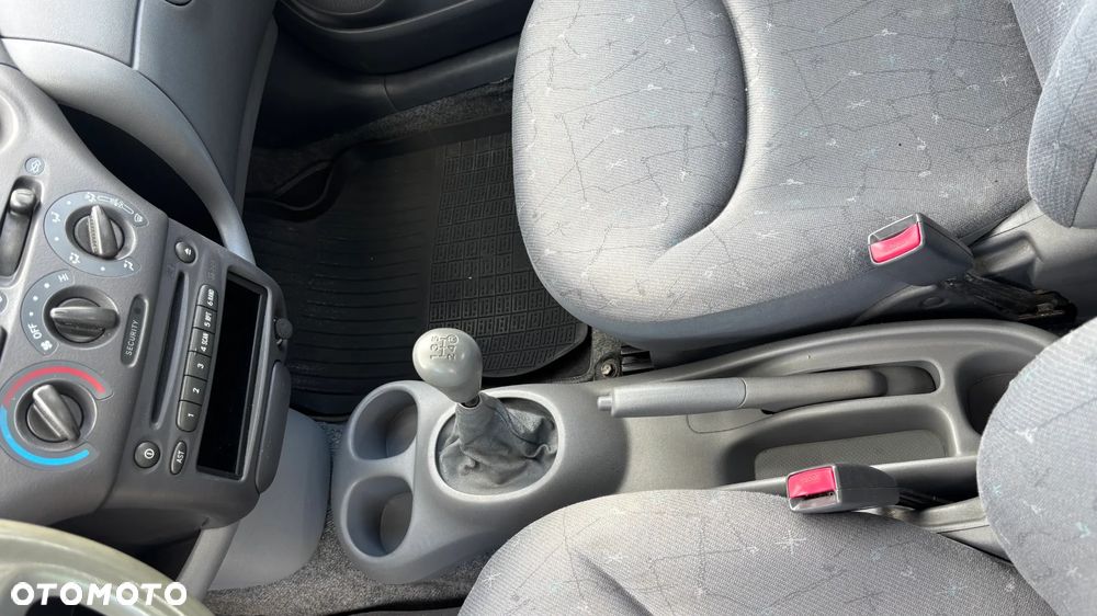 Toyota Yaris 1.0 Luna - 13