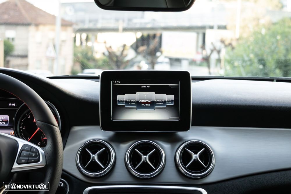 Mercedes-Benz CLA 180 d AMG Line - 32
