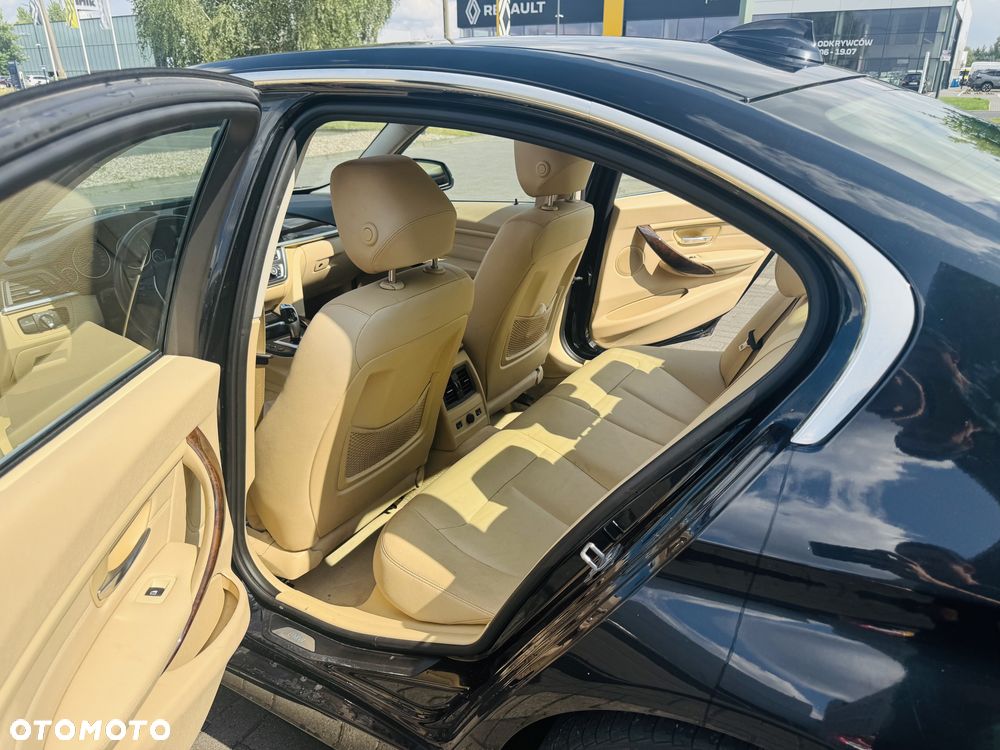 BMW Seria 3 328i xDrive Sport-Aut Luxury Line - 13
