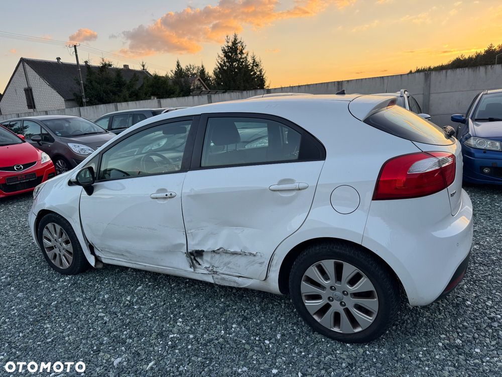 Kia Rio 1.4 Spirit - 4