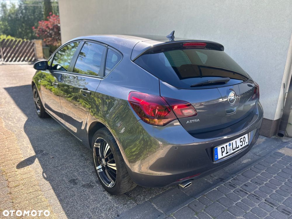 Opel Astra 1.4 Turbo 150 Jahre - 6