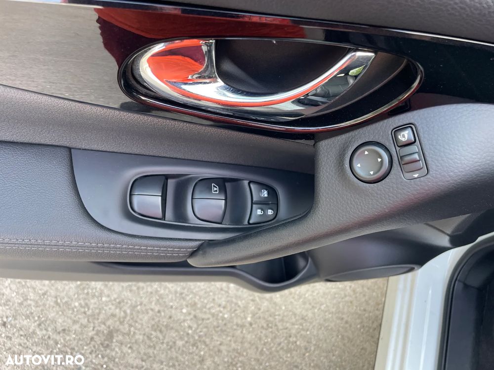 Nissan Qashqai 1.6 DCI Xtronic TEKNA+ - 19