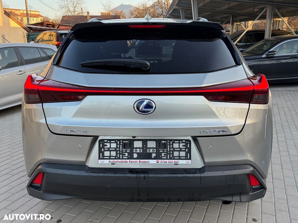 Lexus UX - 13