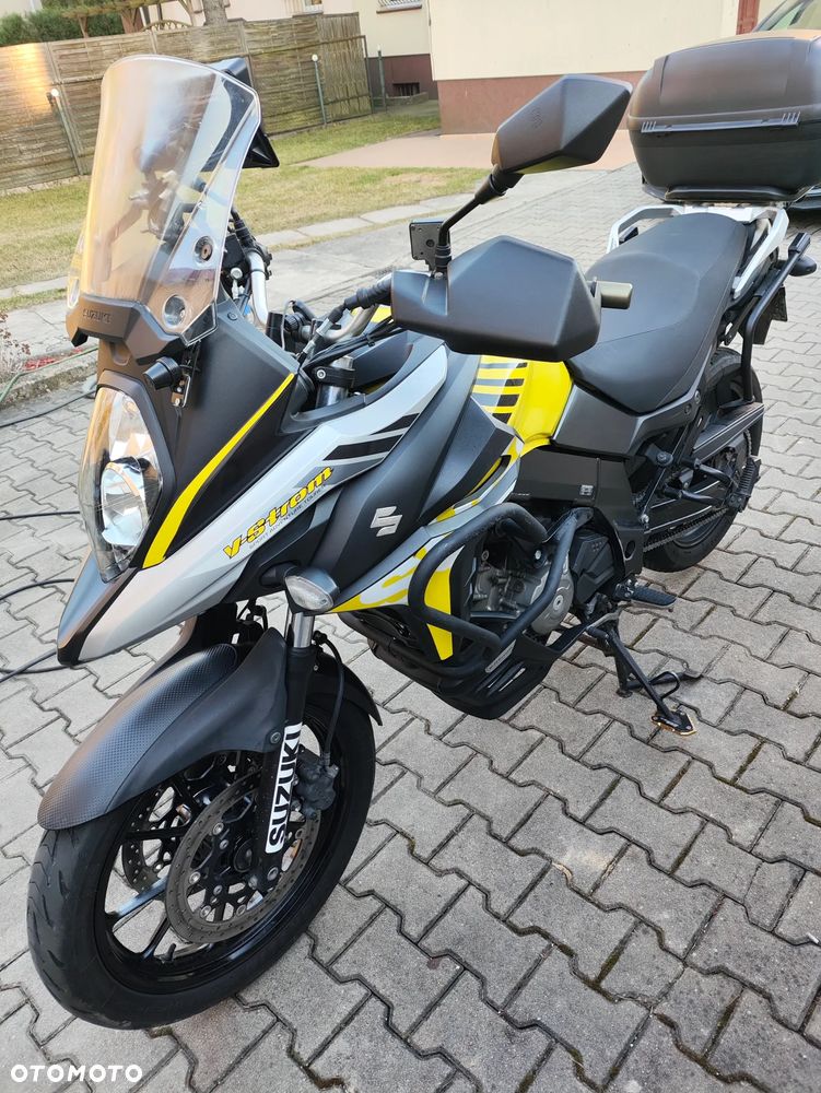 Suzuki V-STROM - 10