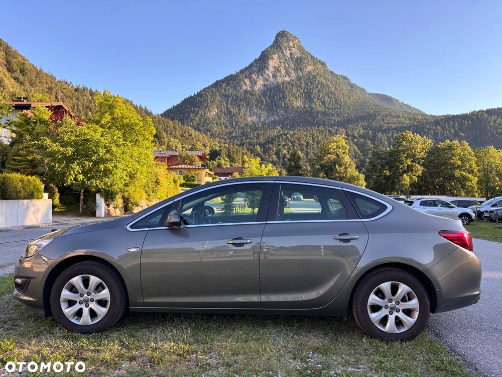 Opel Astra 1.4 T Business - 1