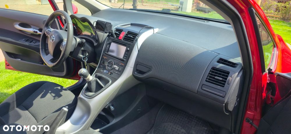 Toyota Auris 1.6 Premium - 3