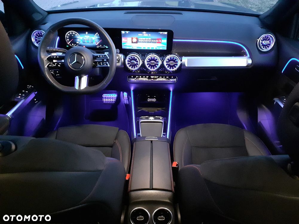 Mercedes-Benz GLB 200 AMG Line 7G-DCT - 25