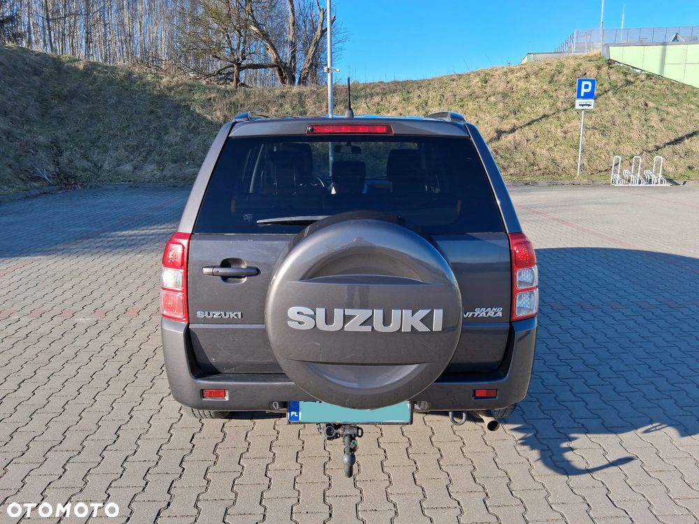 Suzuki Grand Vitara 2.4 De Luxe - 16