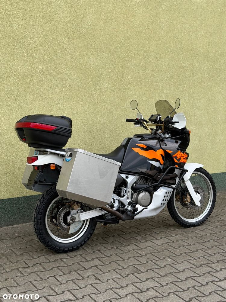 Honda XRV - 10
