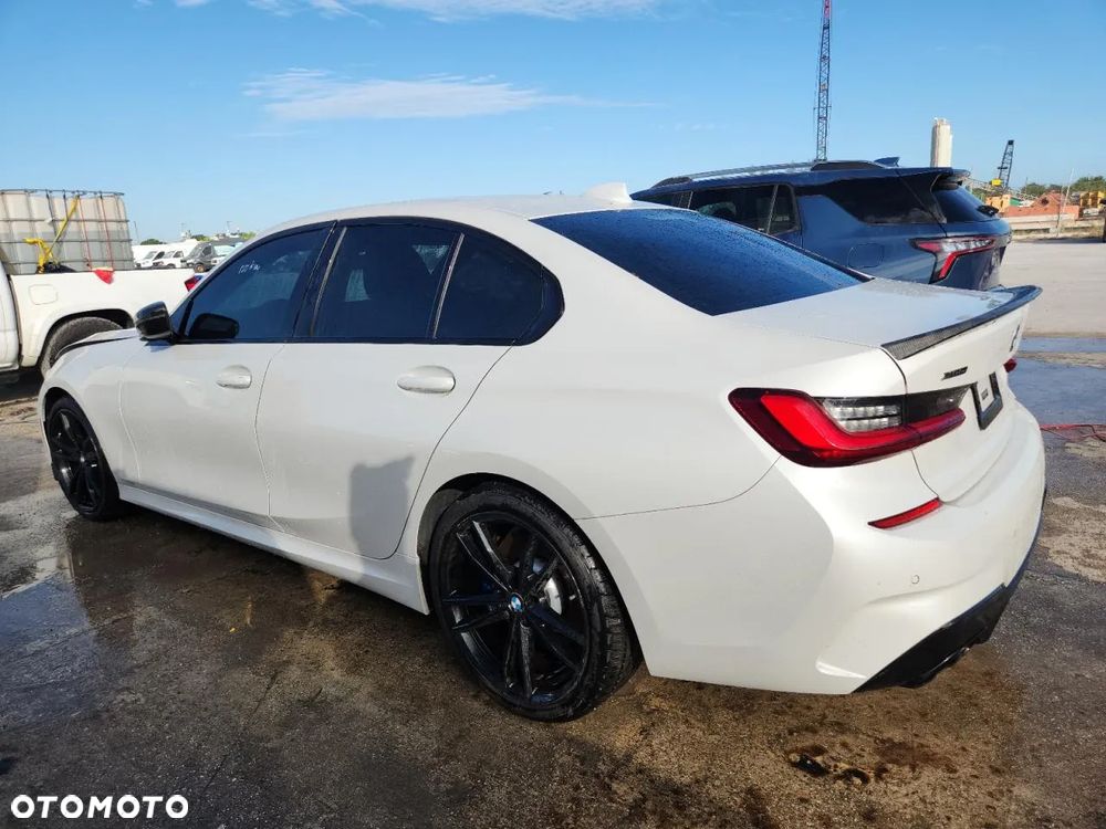 BMW Seria 3 330i xDrive M Sport sport - 3