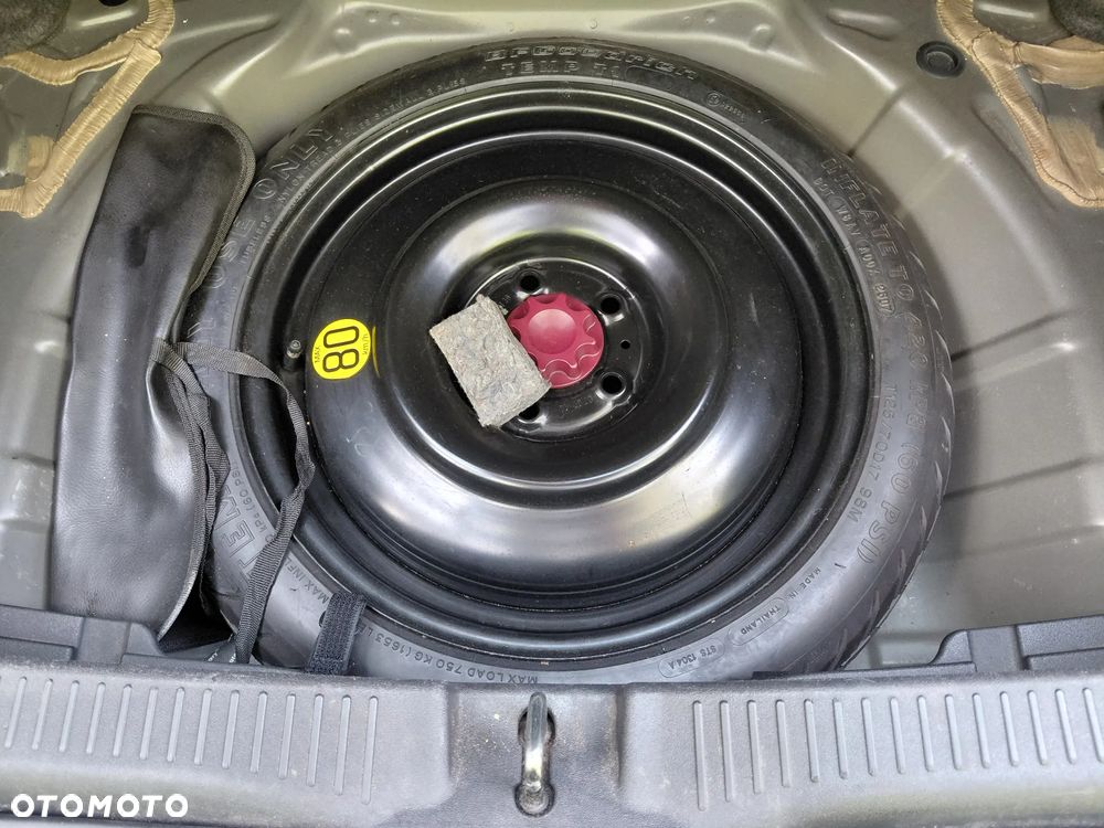 Toyota Auris 2.0 D-4D - 9