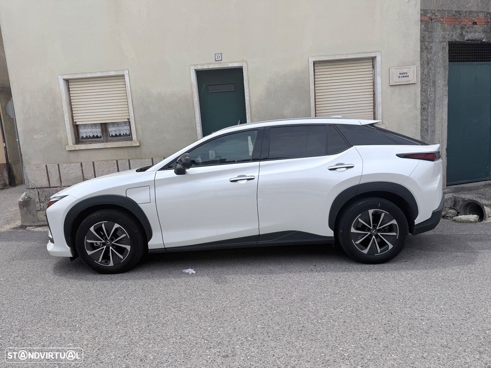 Lexus RZ 450e Executive Plus - 3