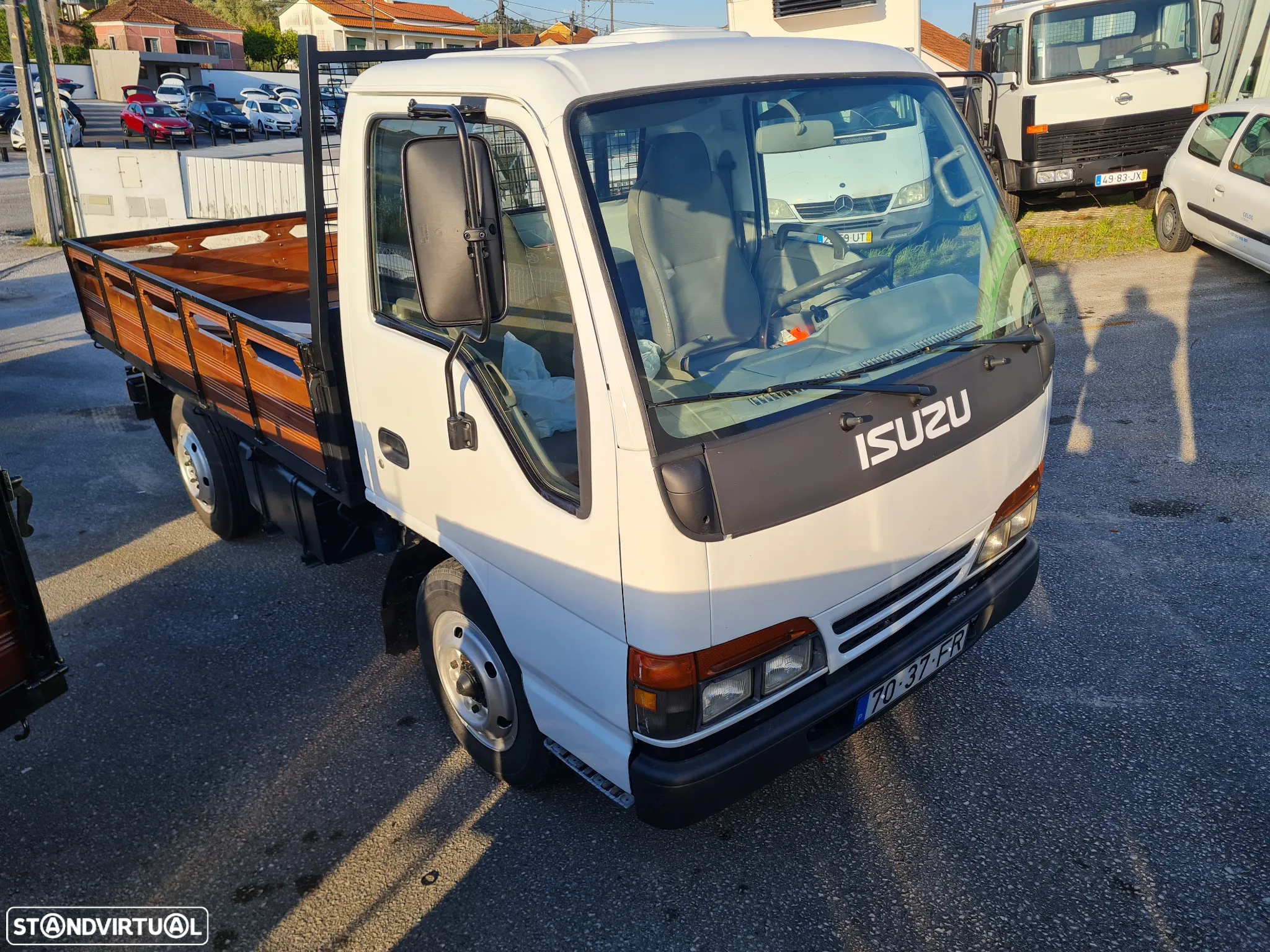 Isuzu NKR - 2