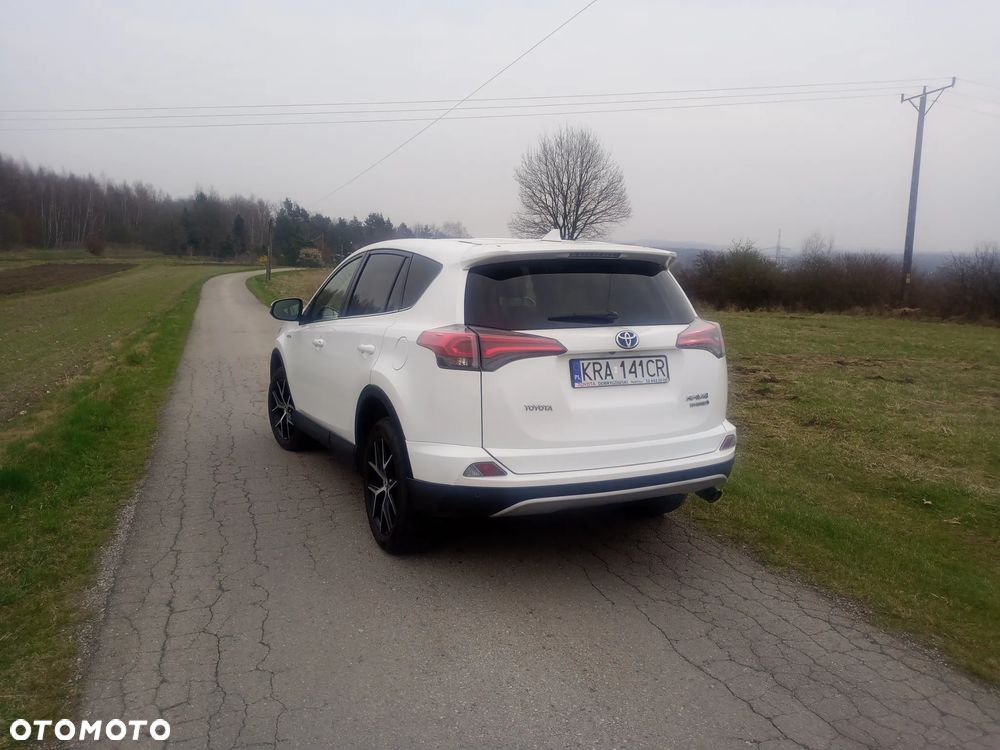 Toyota RAV4 ver-2-5-hybrid-executive-4x2 - 6