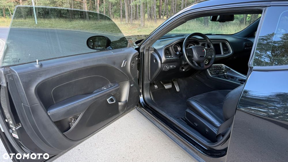 Dodge Challenger 6.4 Scat Pack - 16